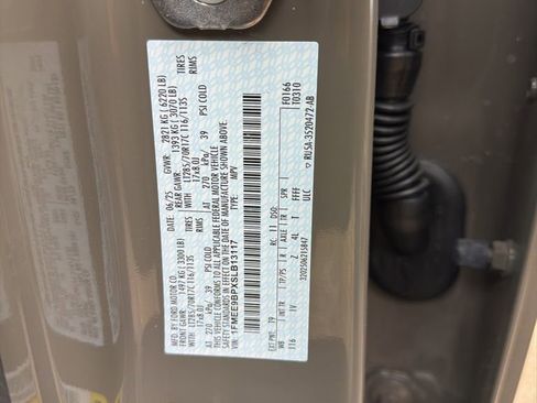 Used 2025 Ford Bronco Badlands image 9