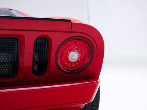 Used 2005 Ford GT image 29