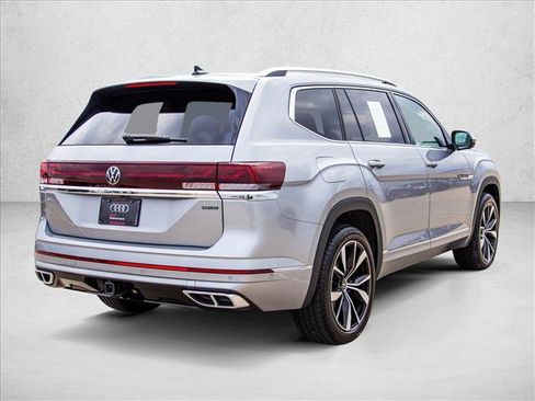 Used 2024 Volkswagen Atlas SEL Premium R-Line AWD/4WD image 5
