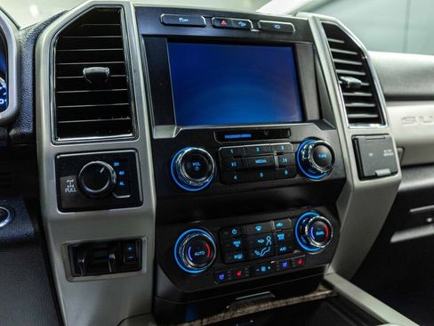 Used 2019 Ford F250 Lariat w/ Lariat Ultimate Package image 11