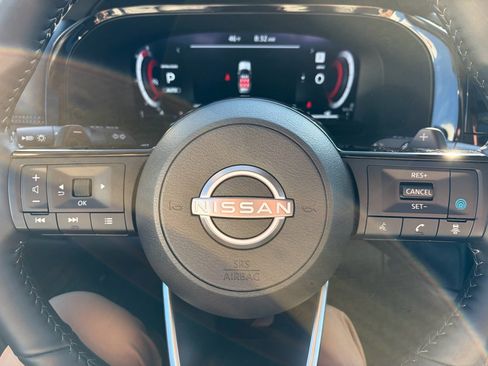 Used 2025 Nissan Pathfinder Platinum w/ Black Appearance Package image 13