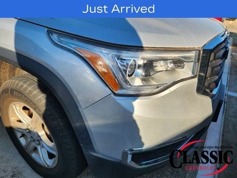 Used 2017 GMC Acadia SLE image 13