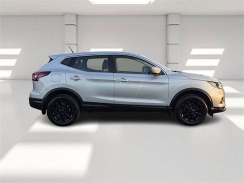 Used 2020 Nissan Rogue Sport S image 6