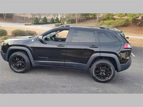 Used 2019 Jeep Cherokee Trailhawk image 38