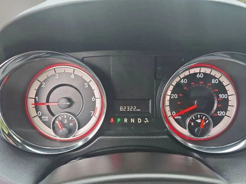 Used 2019 Dodge Grand Caravan SXT FWD image 16