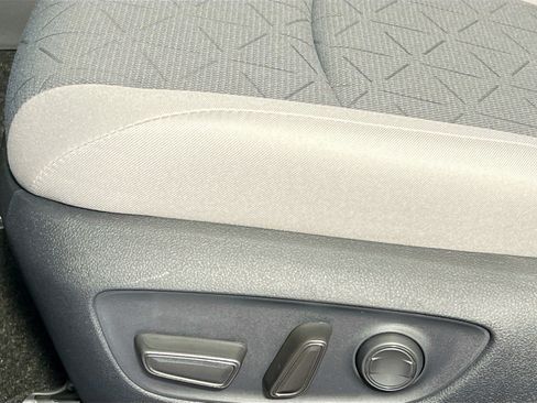 Used 2025 Toyota RAV4 XLE w/ Convenience Package FWD image 15