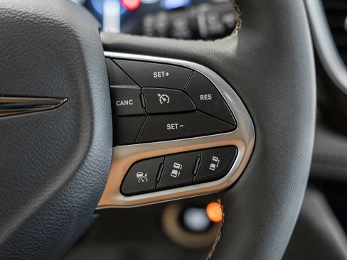 New 2026 Chrysler Pacifica Pinnacle image 29