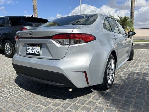 Used 2022 Toyota Corolla LE image 4