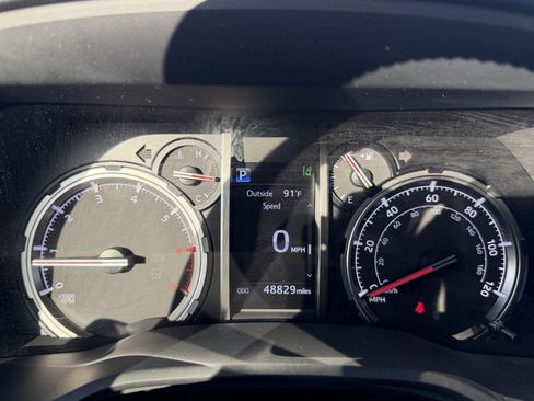 Used 2022 Toyota 4Runner TRD Off-Road Premium AWD/4WD image 37