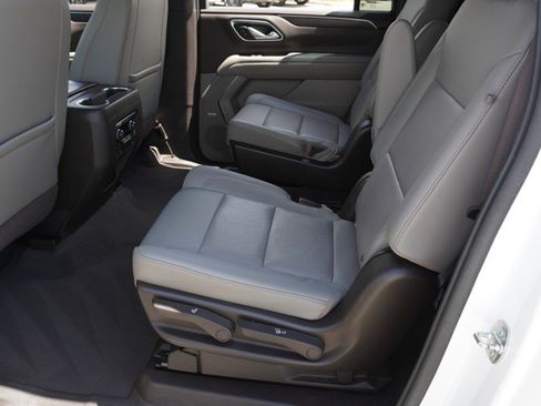 Used 2022 Chevrolet Suburban Z71 w/ Off-Road Capability Package AWD/4WD image 33