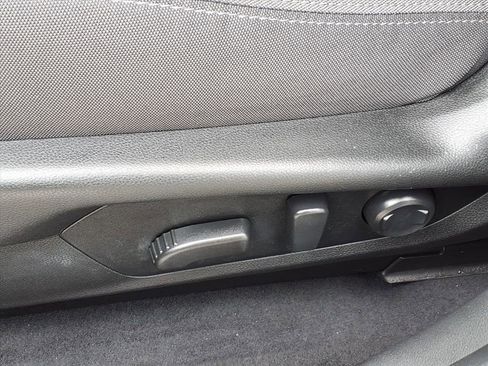 Used 2024 Subaru Crosstrek 2.0i Premium image 14