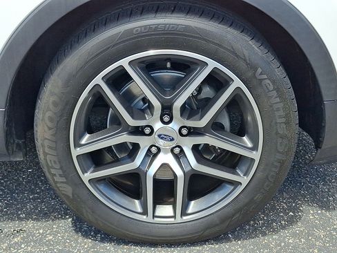 Used 2017 Ford Explorer Sport AWD/4WD image 8