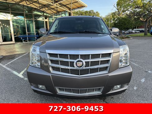 Used 2013 Cadillac Escalade ESV Platinum RWD image 10