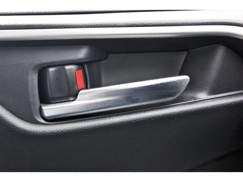 Used 2019 Toyota RAV4 XLE w/ Convenience Package FWD image 21