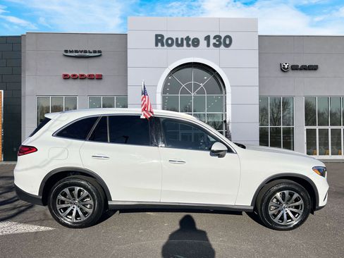 Used 2024 Mercedes-Benz GLC 300 4MATIC image 5