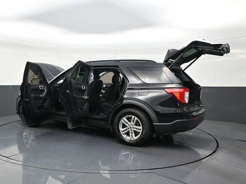 Used 2021 Ford Explorer XLT image 31
