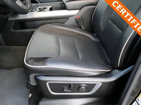 Used 2024 RAM 1500 Laramie image 12