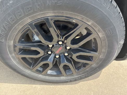 Used 2024 GMC Sierra 1500 Elevation image 6