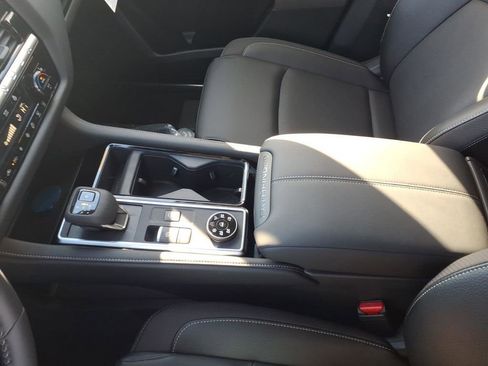 New 2026 Nissan Pathfinder SL image 15