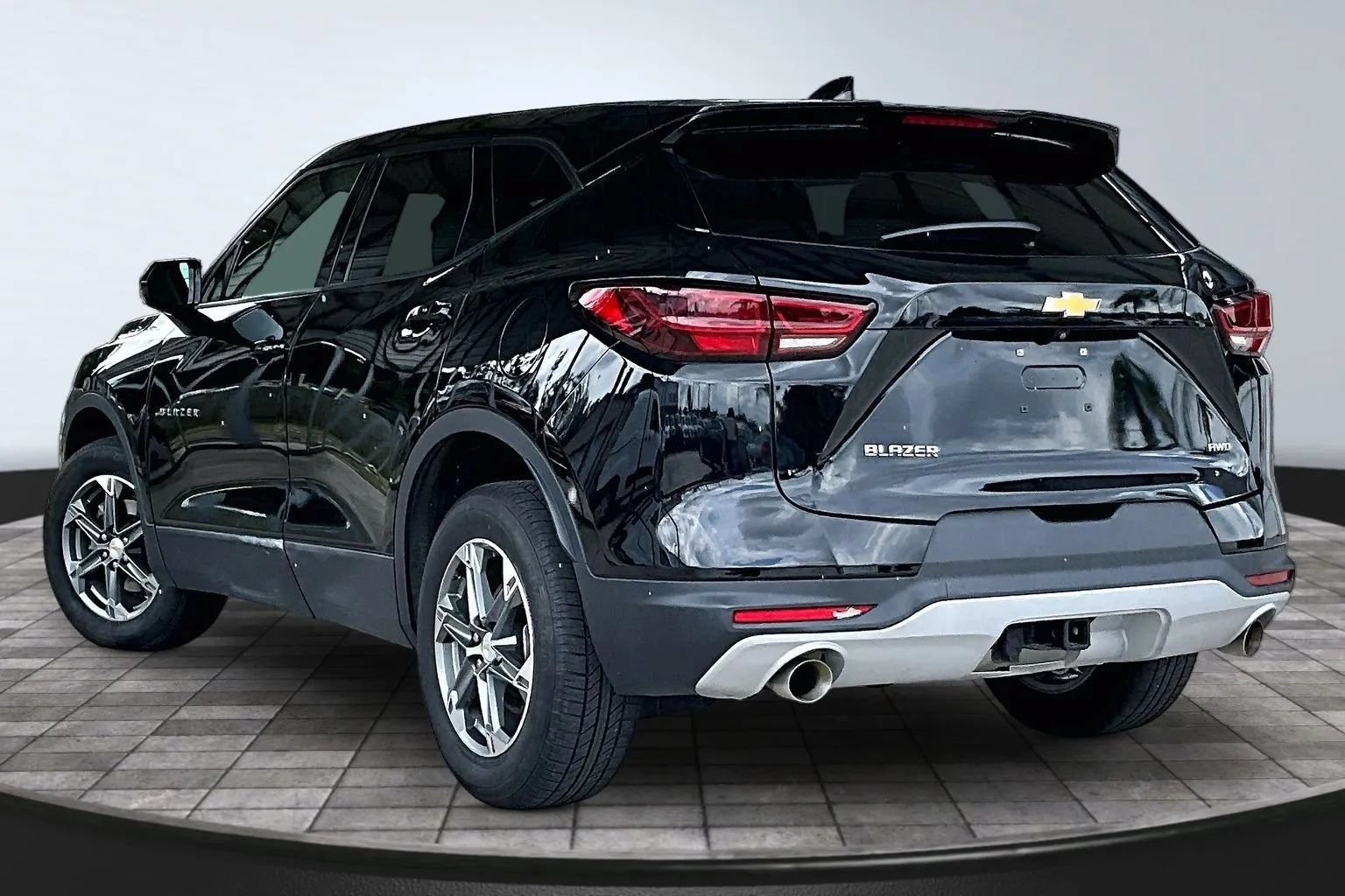 Used 2023 Chevrolet Blazer LT AWD/4WD image 4