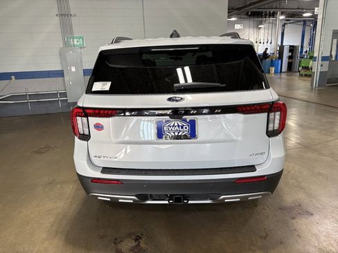 New 2026 Ford Explorer Active w/ Active Comfort Package image 9