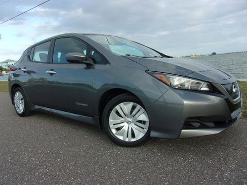Used 2018 Nissan Leaf S w/ S Charge Package FWD image 16