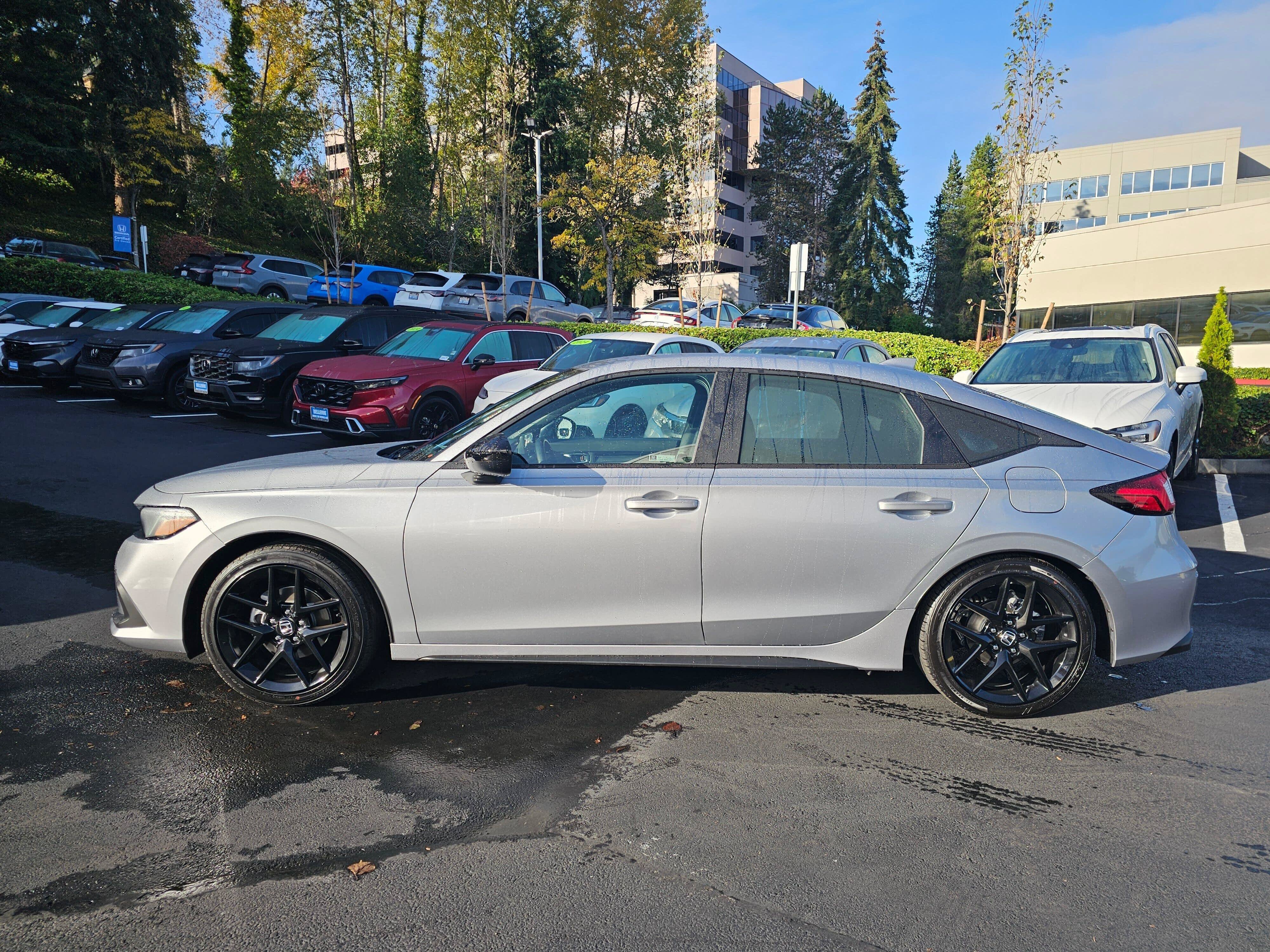 Used 2024 Honda Civic Sport image 4