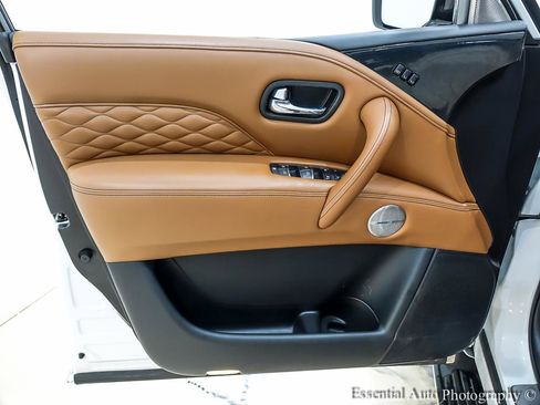 Used 2024 INFINITI QX80 Sensory w/ Cargo Package image 30