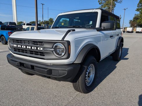 New 2025 Ford Bronco 4-Door image 8
