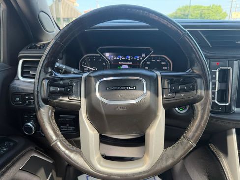 Used 2021 GMC Yukon XL Denali w/ Denali Premium Package AWD/4WD image 14