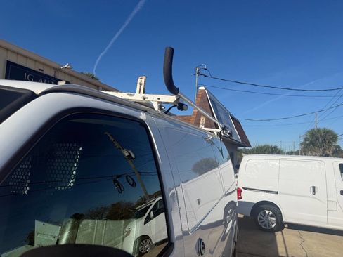 Used 2015 Chevrolet Express 2500 image 9