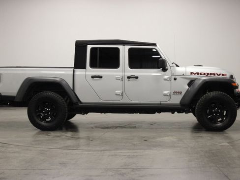 Used 2023 Jeep Gladiator Mojave w/ Trailer Tow Package AWD/4WD image 9