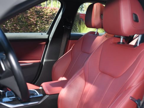 Used 2022 BMW 330i xDrive Sedan w/ Convenience Package image 13