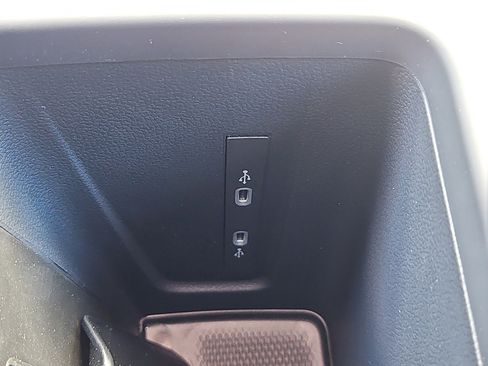 New 2026 Volkswagen Tiguan SE R-Line image 11