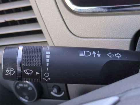 Used 2010 Chevrolet Traverse LT w/ Personal Connectivity Package image 27