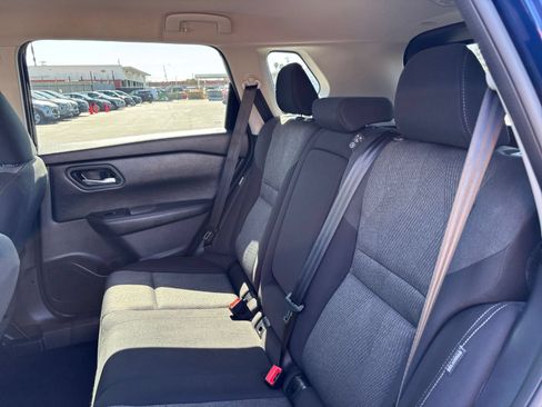 Used 2025 Nissan Rogue SV FWD image 28