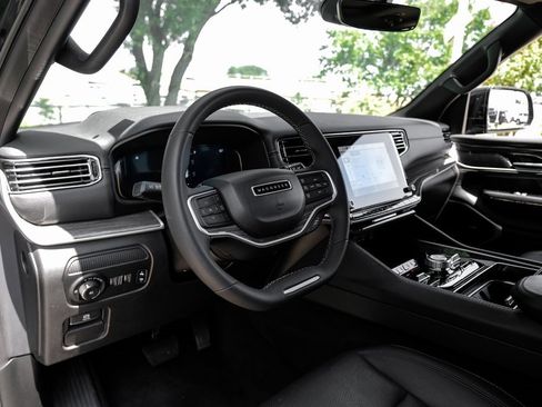 Used 2022 Jeep Wagoneer Series III w/ Premium Group I image 26