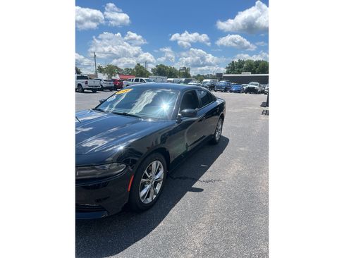 Used 2020 Dodge Charger SXT AWD/4WD image 3