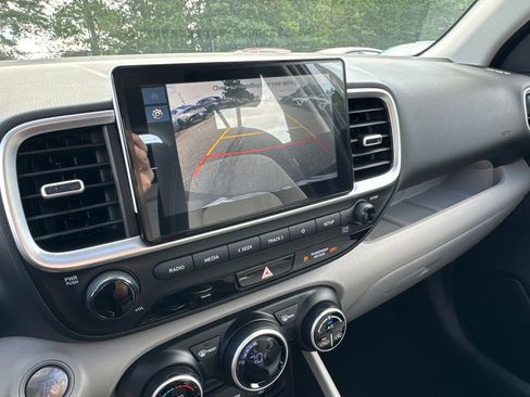 New 2025 Hyundai Venue SEL image 20