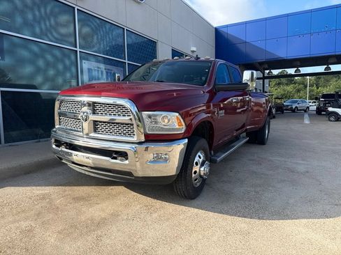 Used 2015 RAM 3500 Laramie w/ Convenience Group AWD/4WD image 2