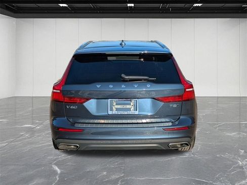 Used 2022 Volvo V60 T5 Cross Country w/ Climate Package image 4