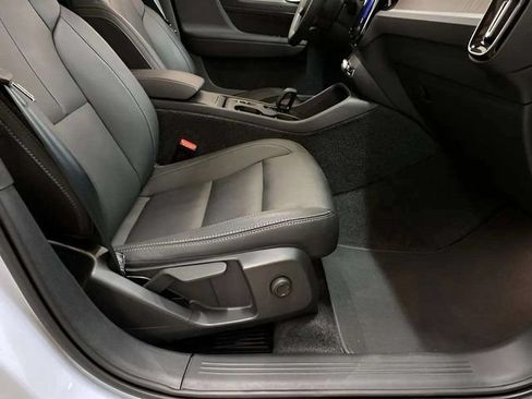 Used 2025 Volvo XC40 B5 Core AWD/4WD image 85