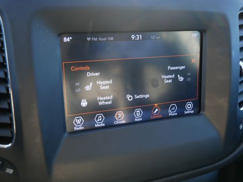 Used 2018 Jeep Compass Latitude w/ Popular Equipment Group image 33