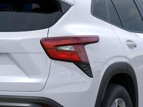 New 2026 Chevrolet Trax LS w/ LS Convenience Package FWD image 35