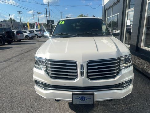 Used 2016 Lincoln Navigator Select AWD/4WD image 2