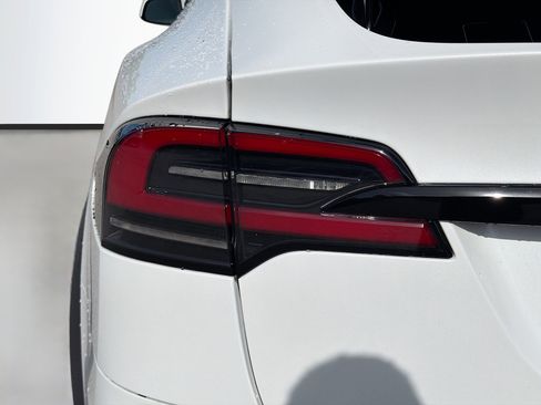 Used 2022 Tesla Model X AWD/4WD image 10