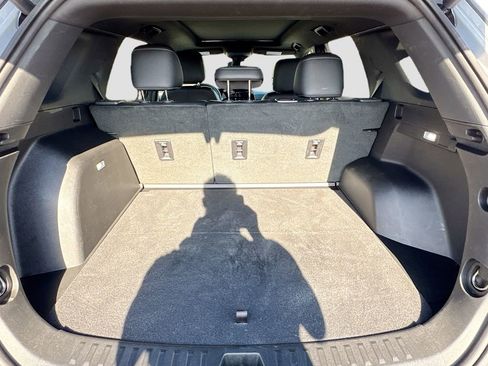 Used 2025 Chevrolet Equinox LT w/ Convenience Package II image 24