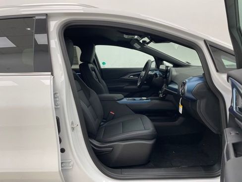 New 2026 Chevrolet Equinox EV LT image 14