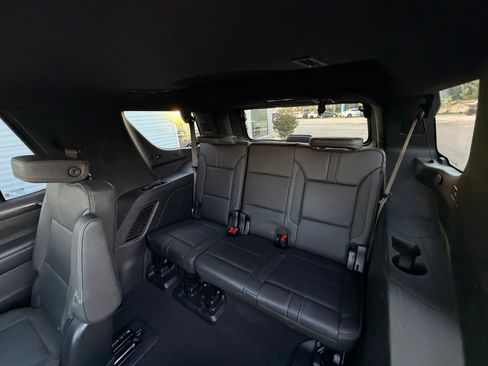Used 2022 Chevrolet Tahoe RST w/ Luxury Package AWD/4WD image 16