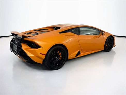 Used 2023 Lamborghini Huracan Tecnica image 5